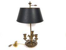 Louis XVI style three-light bouillotte lamp in gilt bronze with ram's head columns, 20th century