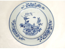 Large white and blue porcelain platter from the Kangxi Garden, China East India Company, 18th century