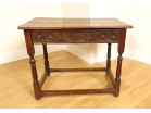 Table Lowboy anglaise bois chêne sculpté Angleterre George I XVIIIème siècle