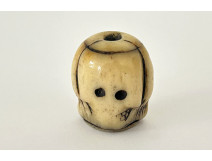 Carved rosary bead with a skull, Christ, Vanity, Memento Mori, Skull, 19th century