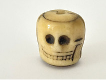 Carved rosary bead with a skull, Christ, Vanity, Memento Mori, Skull, 19th century
