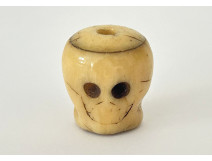 Carved rosary bead with a skull, Christ, Vanity, Memento Mori, Skull, 19th century