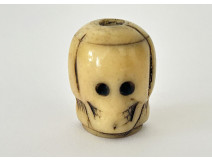 Carved rosary bead with a skull, Christ, Vanity, Memento Mori, Skull, 19th century