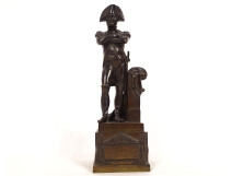 Bronze statuette sculpture of Emperor Napoleon I wearing a bicorn hat, 29cm, 19th century