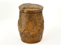 Small wooden snuffbox, carved with a deer, dog, and rabbit design, from the Aisne region, 20th century.