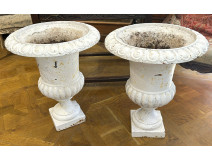 Pair of Medici vases, painted cast iron, garden basins, 19th century