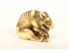 Netsuke ivoire sculpté signé Okakoto loup affamé Japon Kyoto Edo fin XVIIIè