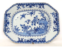 Octagonal porcelain dish, white and blue Chinese landscape with flowers, Qianlong period, 18th century