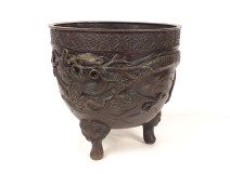 Large bronze dragon planter cachepot Taotie Nomura Kyoto Japan Meiji 19th century