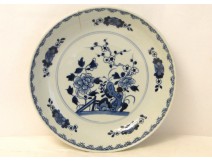 Porcelain dish Compagnie des Indes 18th Kangxi Blue Flowers