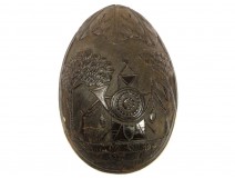 Coconut carved, decorated with attributes hunting nineteenth