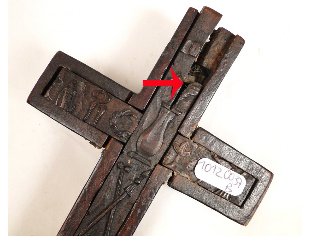 1 Croix objet dévotion religion ésotérisme crucifix christ jésus reliquaire