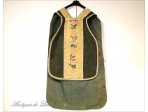 Silk chasuble, Flowers and Passover Lamb, 18th