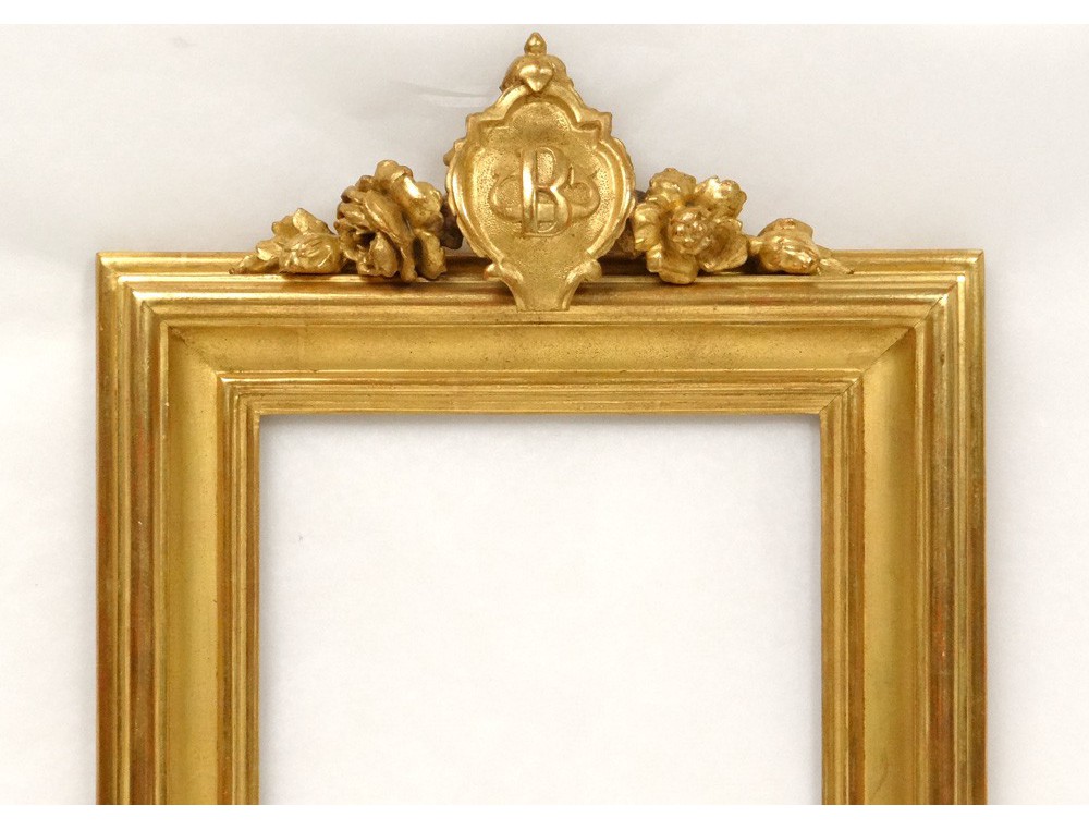 Ancien miroir dans cadre doré avec roses en reliefs, 58x69cm