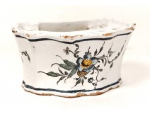 Flowergirl bouquet flowers earthenware eighteenth century La Rochelle