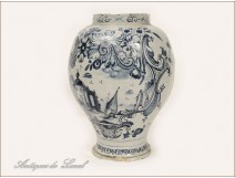 Delft blue faience white vase 17th seventeenth