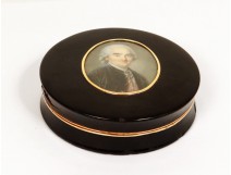 Rare round box painted miniature portrait aristocrat 18K solid gold eighteenth