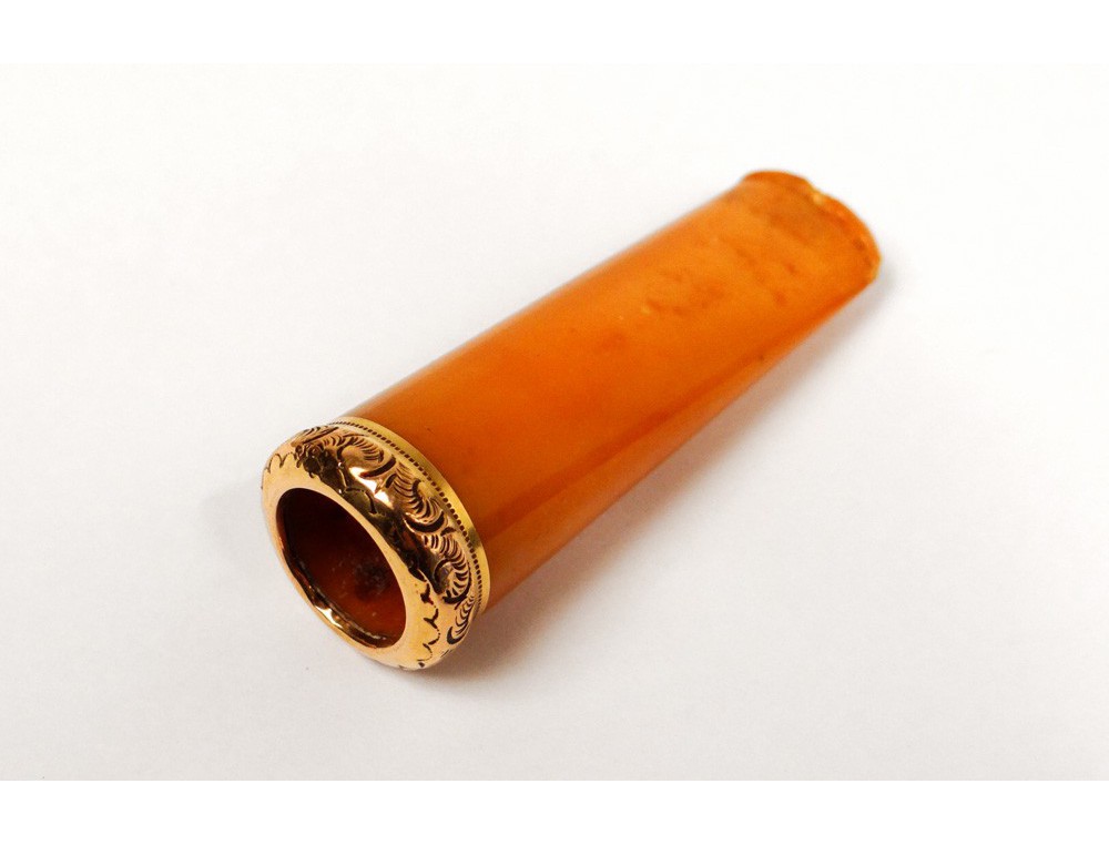 Fume-cigarette en ambre et or massif 18 carats poinçon tête aigle XIXème