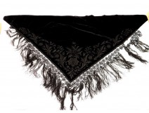 Breton old velvet shawl embroidered flowers woman nineteenth century Britain