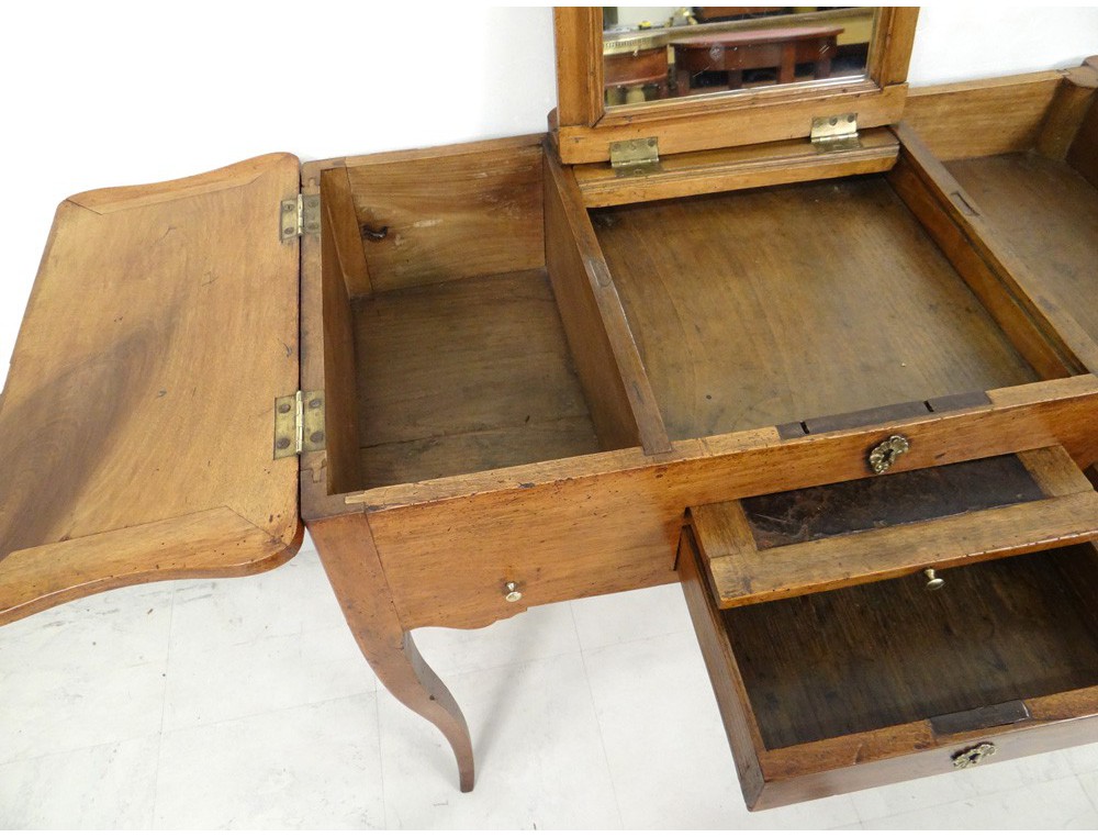 Coiffeuse d’homme en acajou d’époque Louis XVI Coiffeuse d’homme en acajou d’époque Louis XVI