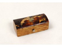 Small horn snuff box nineteenth century