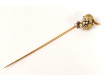 Epingle à cravate or massif 18 carats tête aigle grappe raisin perles XIXè