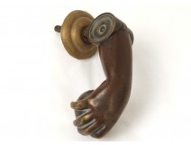 Superbe heurtoir de porte bronze bras main XIXème siècle