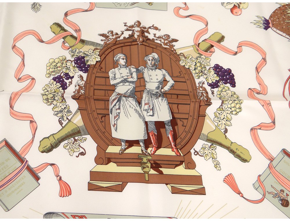 Foulard En Soie HERMÈS Paris - Modèle Multicolore D'occasion