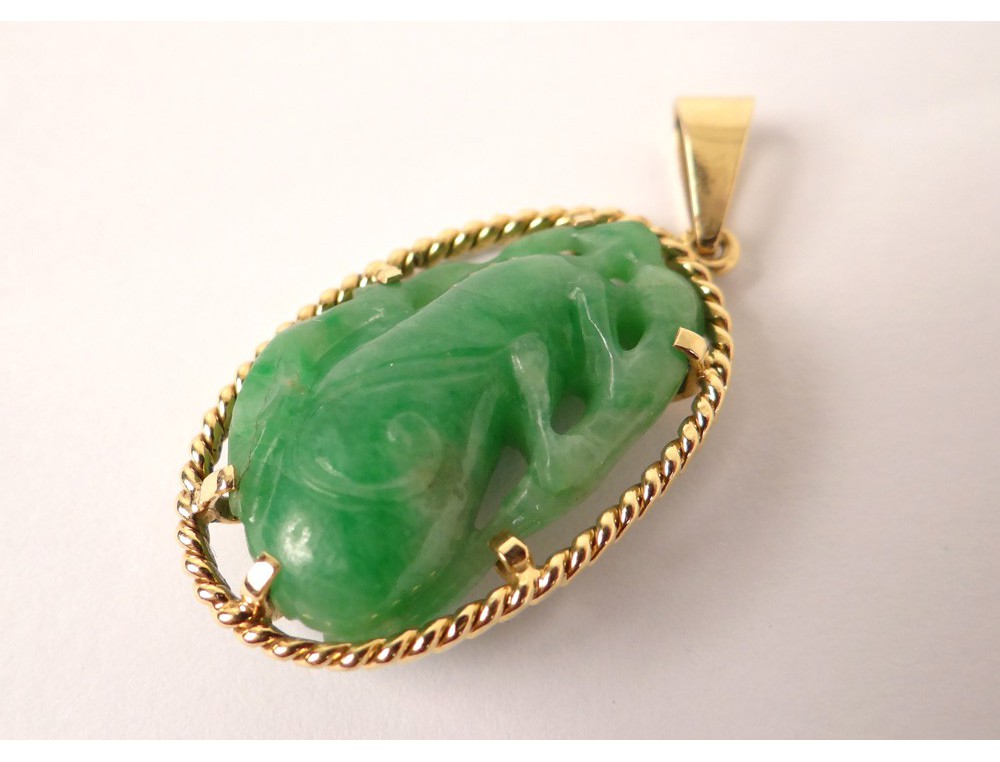 Jade pendant solid gold jewelry 18k gold animal twentieth century fruit