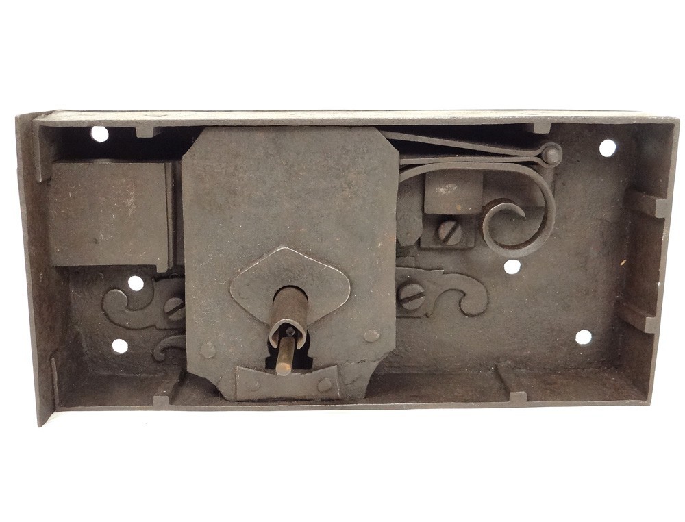 grosse serrure de chateau,L 26cm,fer forgé,fonctionne,pas de clef,18ème siècle 