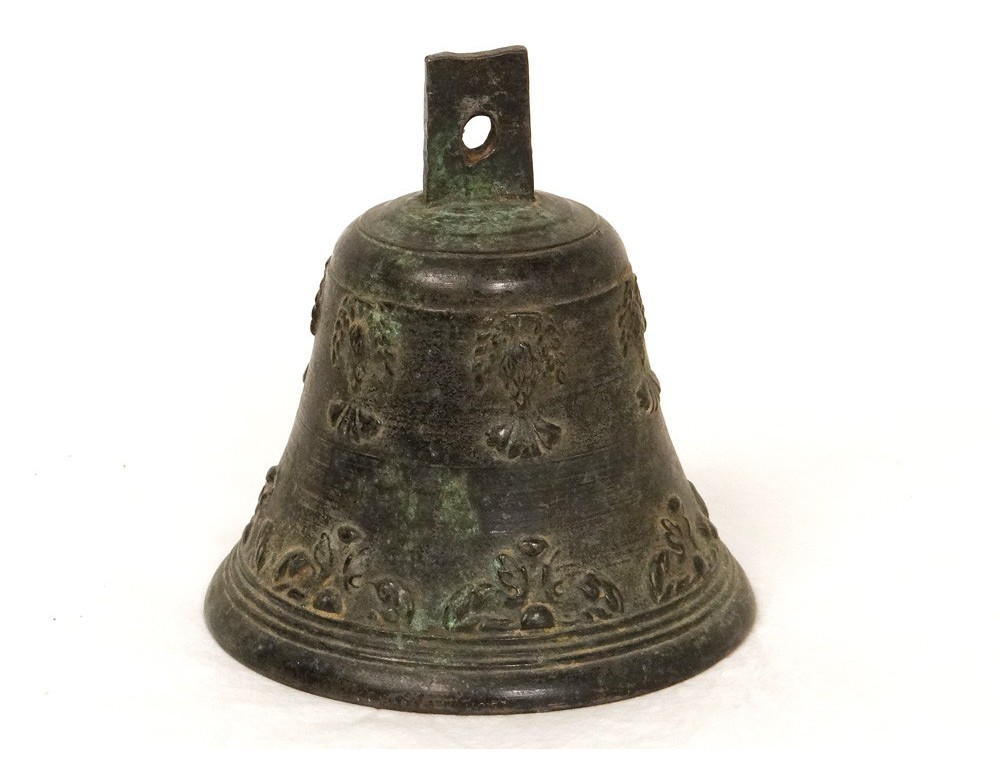 Cloche bronze airain feuillage antique french bell XVIIème siècle