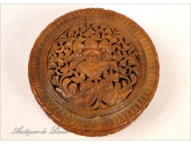 Carved tagua box decorated with flowers, 19th