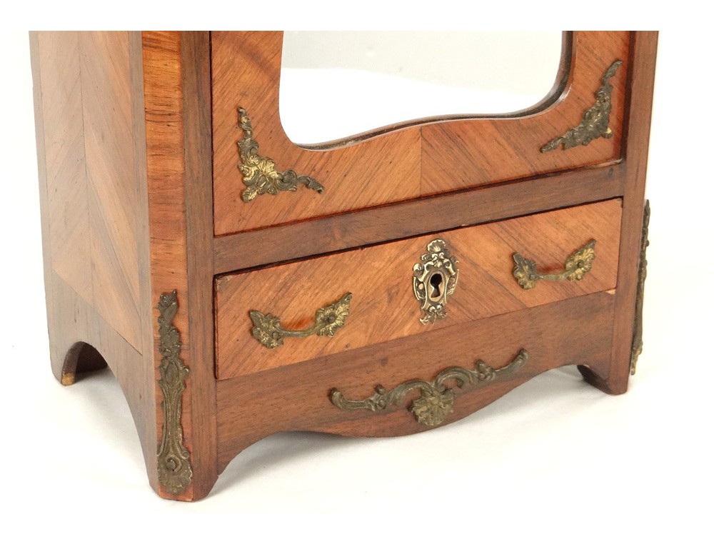 Petite Armoire Ancienne En Bois Pour Poupée – Style Majorelle – Fin XIXe