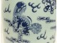 Grand vase porcelaine chinoise blanc-bleu lions chiens Fô Chine XIXè siècle