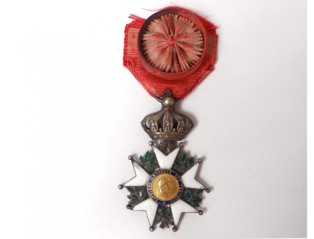 Fleur de lys. Possible élément de Légion d'honneur Petite Couronne en argent 