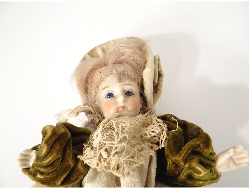 Poupée mignonnette en porcelaine - France