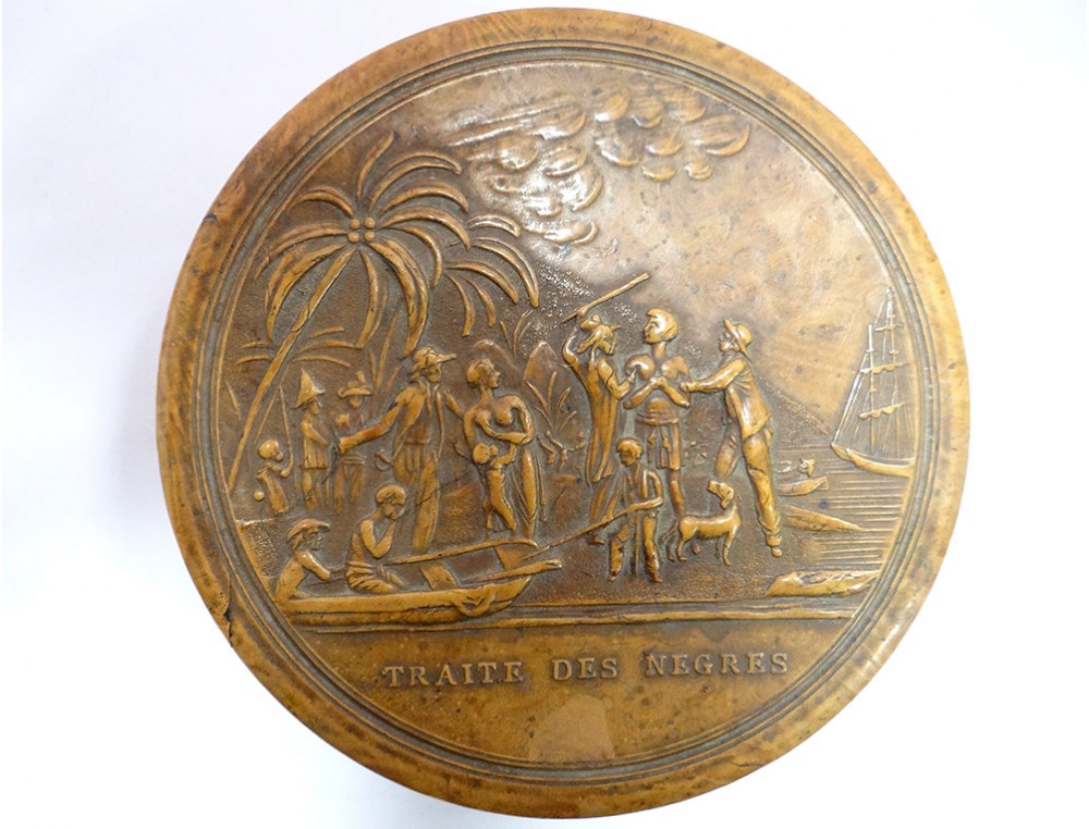 Boîte vintage bois sculptée main