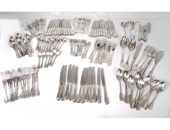Ménagère en métal argenté style Art Déco comprenant 134 pièc