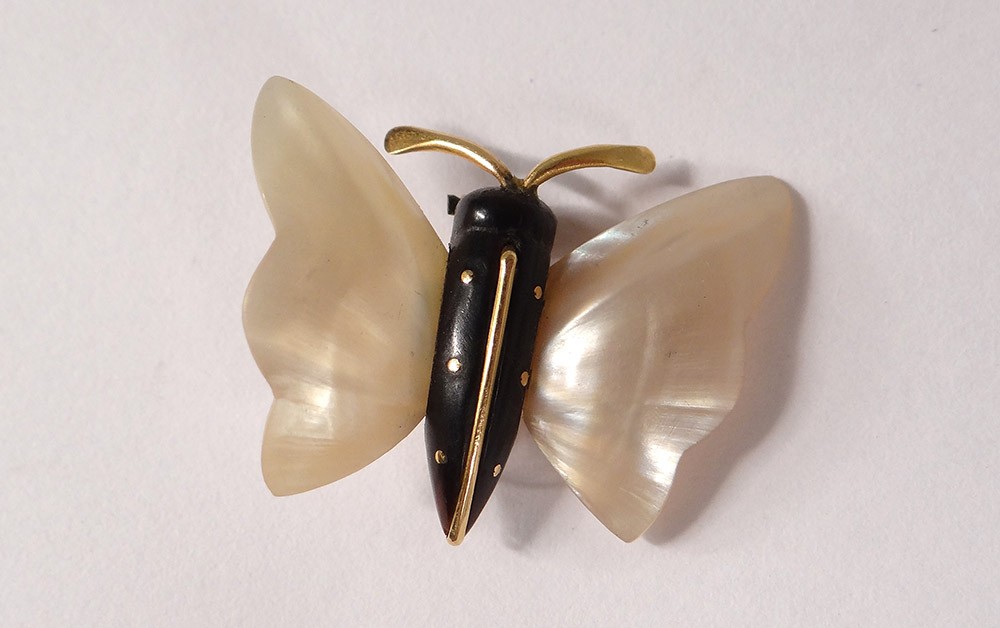 Broche Papillon Nacre Et Métal Doré Vintage - Bijou XXème Siècle