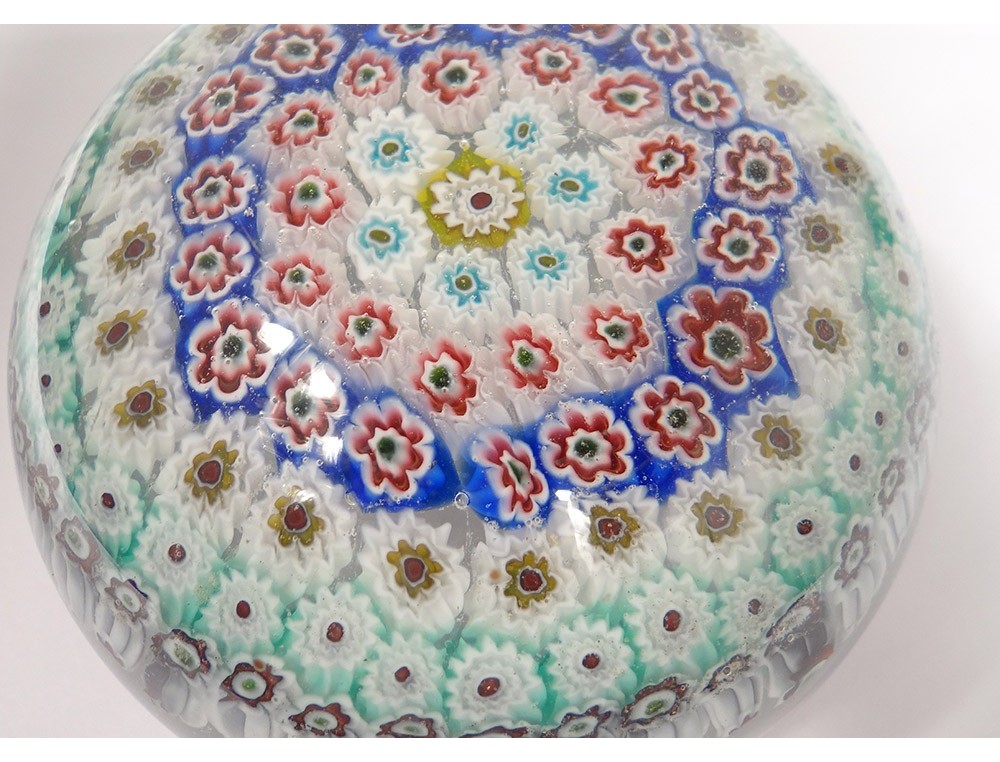 Presse-papiers Baccarat En Opaline Bleu Ciel - Cristal Français, Très Bon état